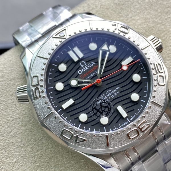 VS Factory Omega Seamaster Diver 300M “Nekton Edition” 42mm Black Wave Dial Titanium Bezel Stainless… — detail view 2