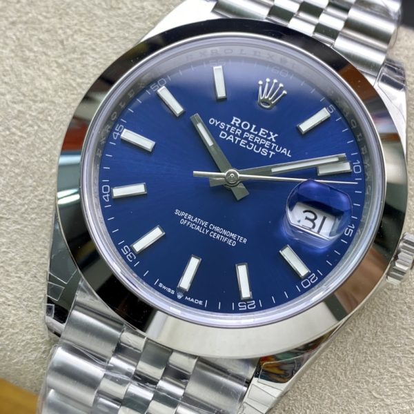 VS Factory Rolex Datejust 41mm Blue Sunburst Dial Smooth Bezel Jubilee Bracelet (126300) — detail view 3