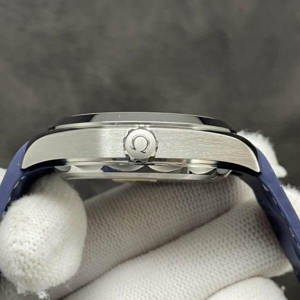 VS Factory Omega Seamaster Aqua Terra 150M 41mm Blue Dial Blue Rubber (220.12.41.21.03.002) — detail view 9