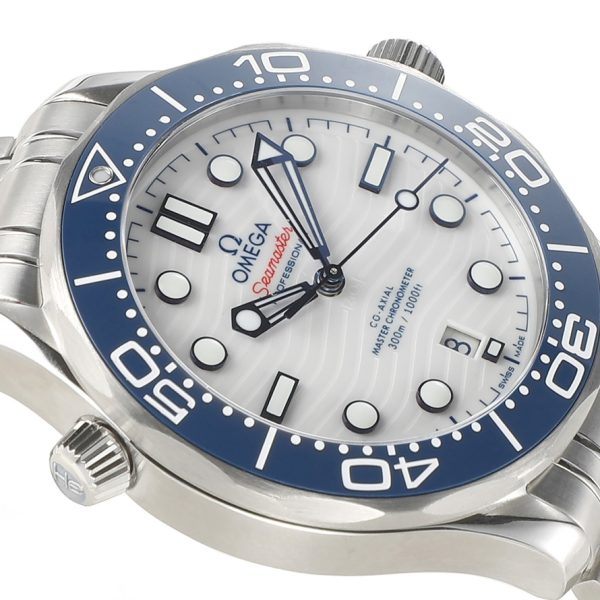 VS Factory Omega Seamaster Diver 300M 42mm White Dial Blue Bezel (210.30.42.20.04.002) — detail view 5