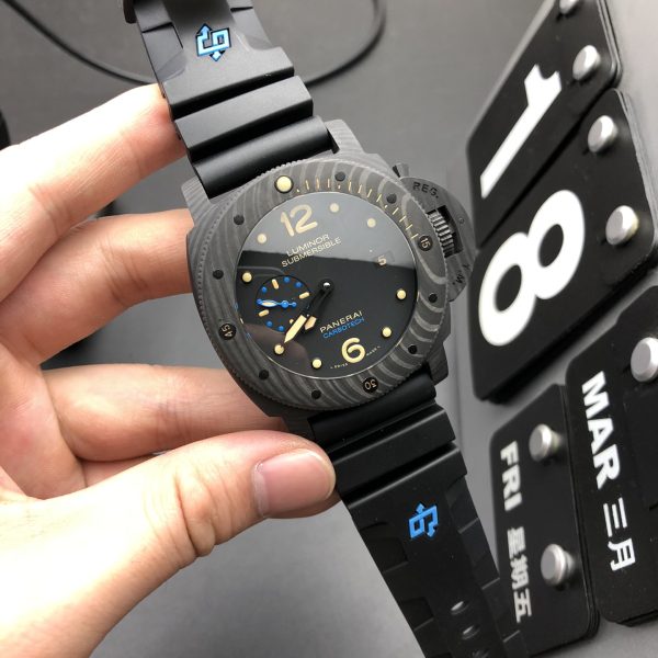 VS Factory Panerai Submersible 1950 Carbotech 47mm PAM00616 — detail view 2