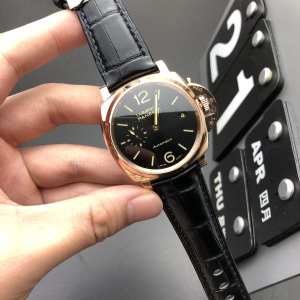 VS Factory Panerai Luminor Due Goldtech™ 42mm PAM01041 — detail view 3