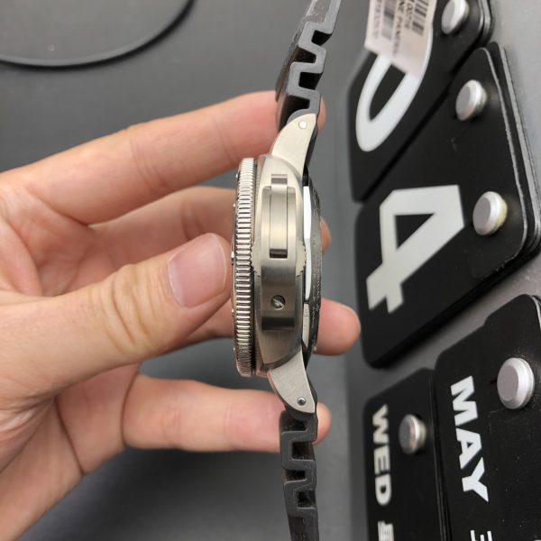 VS Factory Panerai Submersible GMT “Pole2Pole” 47mm PAM00719 — detail view 4
