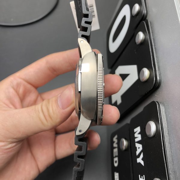 VS Factory Panerai Submersible GMT “Pole2Pole” 47mm PAM00719 — detail view 5