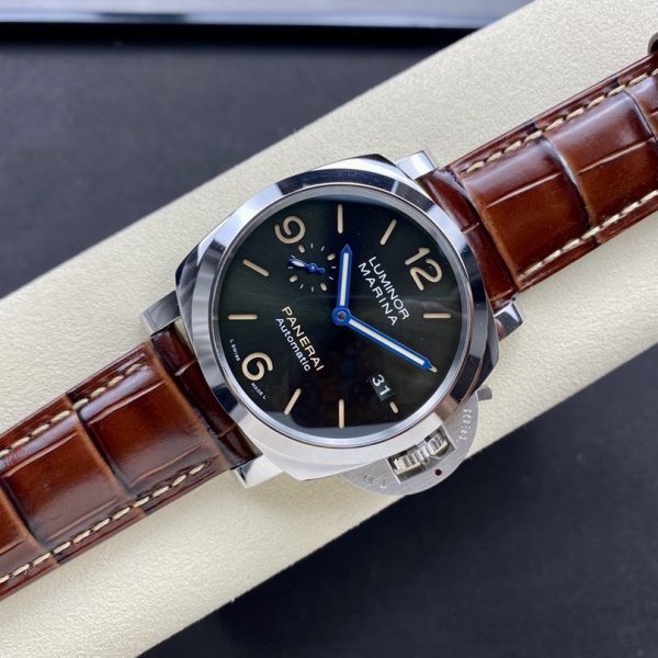 VS Factory Panerai Luminor Marina 44mm Green Sunburst Dial (PAM01116) — detail view 2