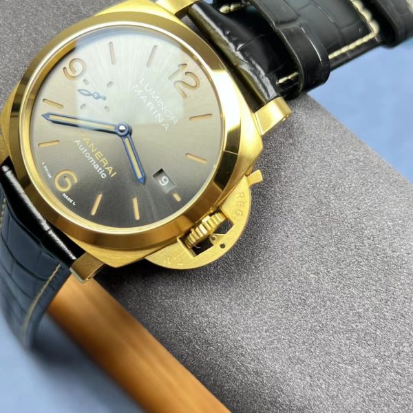 VS Factory Panerai Luminor Marina 44mm Grey Dial Luminous Arabic Numerals Yellow Gold Plated Smooth Bezel… — detail view 2