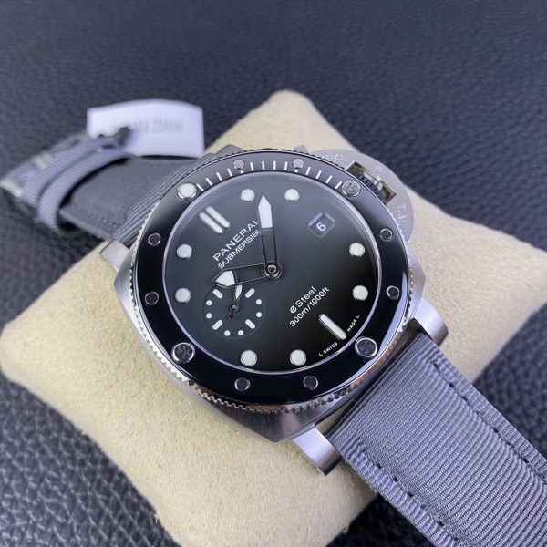 VS Factory Panerai Submersible QuarantaQuattro 44mm Grigio Roccia (PAM01288) — detail view 3