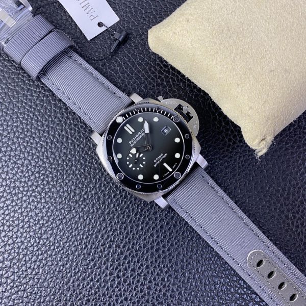 VS Factory Panerai Submersible QuarantaQuattro 44mm Grigio Roccia (PAM01288) — detail view 5