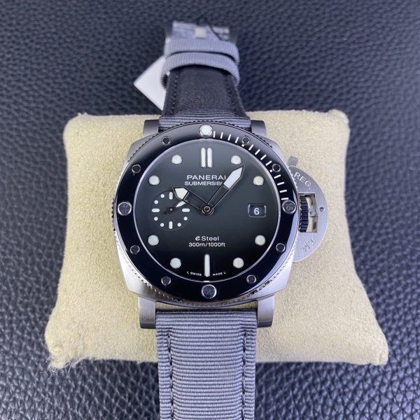 VS Factory Panerai Submersible QuarantaQuattro 44mm Grigio Roccia (PAM01288) — detail view 1