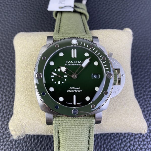 VS Factory Panerai Submersible QuarantaQuattro 44mm Gradient Green Dial (PAM01287) — front product view