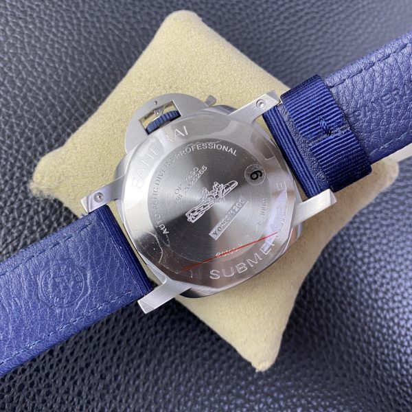 VS Factory Panerai Submersible QuarantaQuattro 44mm Blue Gradient Dial (PAM01289) — detail view 8