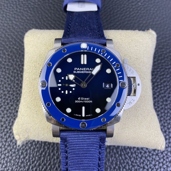 VS Factory Panerai Submersible QuarantaQuattro 44mm Blue Gradient Dial (PAM01289) — front product view