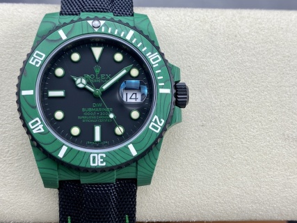 VS Factory Rolex Submariner Date “DiW Green Devil” Layered Green Carbon (Custom Edition) — front product view