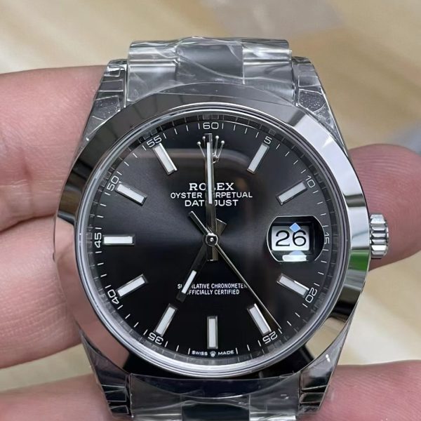VS Factory Rolex Datejust 41mm Black Dial Smooth Bezel Oyster Bracelet (126300) — front product view