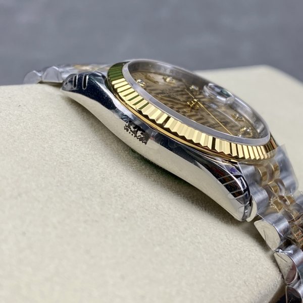 VS Factory Rolex Datejust 36 Two-Tone Yellow Gold Golden Fluted Motif Diamond Dial (126233) — detail view 9