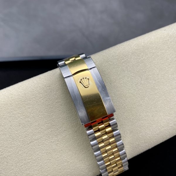 VS Factory Rolex Datejust 36 Two-Tone Yellow Gold Golden Fluted Motif Diamond Dial (126233) — detail view 8
