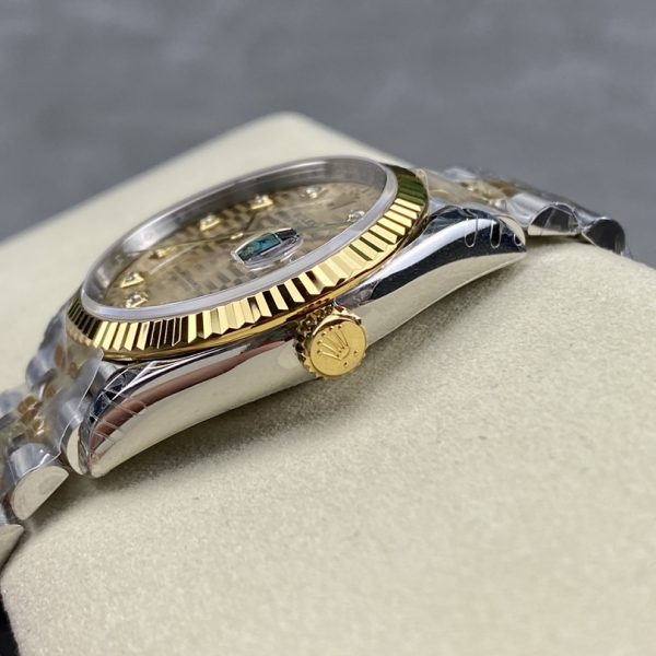 VS Factory Rolex Datejust 36 Two-Tone Yellow Gold Golden Fluted Motif Diamond Dial (126233) — detail view 5