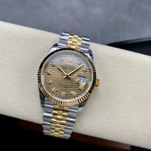 VS Factory Rolex Datejust 36 Two-Tone Yellow Gold Golden Fluted Motif Diamond Dial (126233) — detail view 4