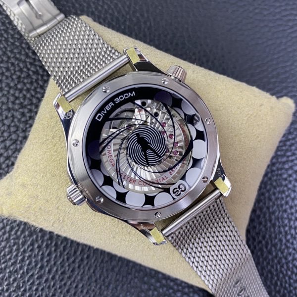 VS Factory Omega Seamaster Diver 300M 42mm James Bond 60th Anniversary Mesh (210.30.42.20.03.002) — detail view 5