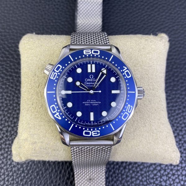VS Factory Omega Seamaster Diver 300M 42mm James Bond 60th Anniversary Mesh (210.30.42.20.03.002) — detail view 1
