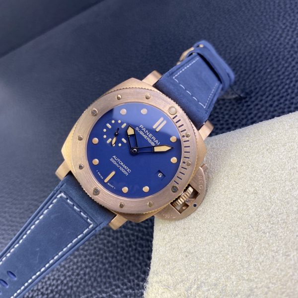 VS Factory Panerai Submersible Bronzo “Blu Abisso” 42mm PAM01074 — detail view 5