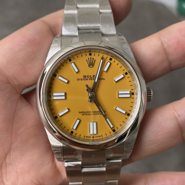VS Factory Rolex Oyster Perpetual 41mm Yellow Dial Smooth Bezel Oyster Bracelet (124300) — front product view