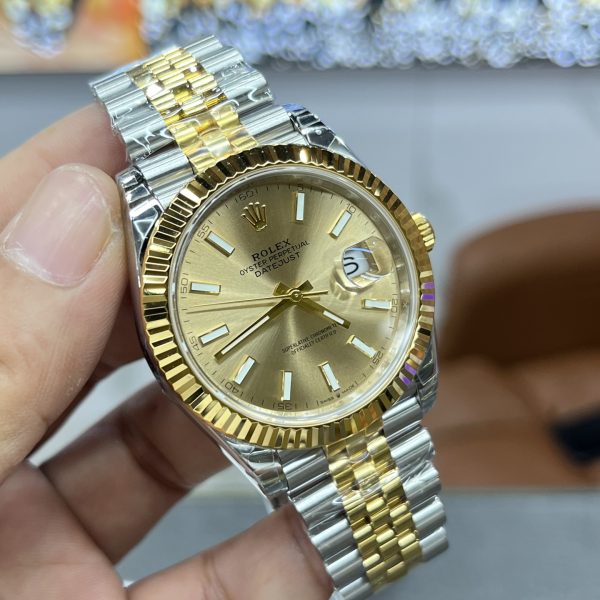 VS Factory Rolex Datejust 41mm Two-Tone Yellow Gold Champagne Dial Fluted Bezel Jubilee Bracelet (126333) — detail view 5
