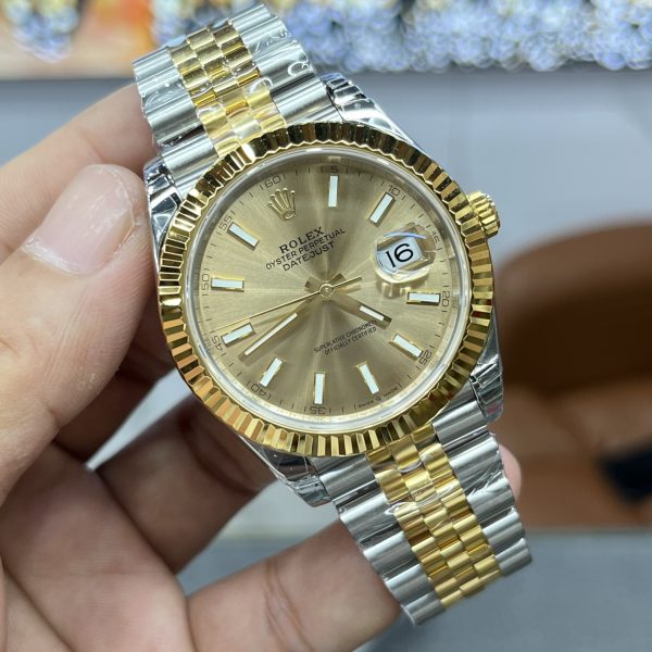 VS Factory Rolex Datejust 41mm Two-Tone Yellow Gold Champagne Dial Fluted Bezel Jubilee Bracelet (126333) — detail view 3