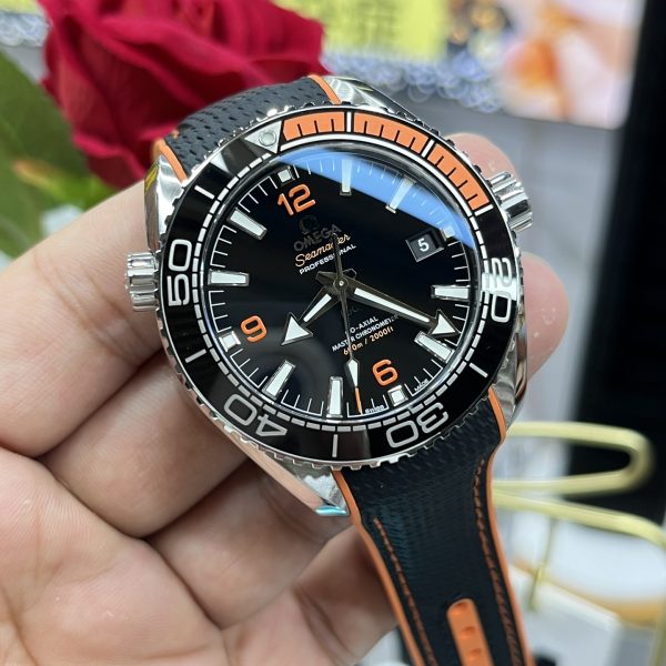 VS Factory Omega Seamaster Planet Ocean 600M 43.5mm Black/Orange Dial (215.32.44.21.01.001) — detail view 2