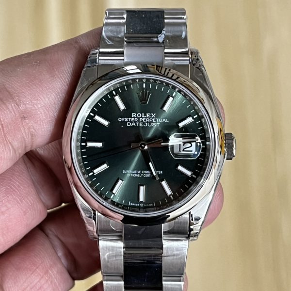 VS Factory Rolex Datejust 36mm Sunburst Green Dial Smooth Bezel Oyster Bracelet (126200) — detail view 1