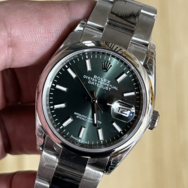VS Factory Rolex Datejust 36mm Sunburst Green Dial Smooth Bezel Oyster Bracelet (126200) — detail view 2