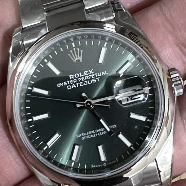 VS Factory Rolex Datejust 36mm Sunburst Green Dial Smooth Bezel Oyster Bracelet (126200) — detail view 4