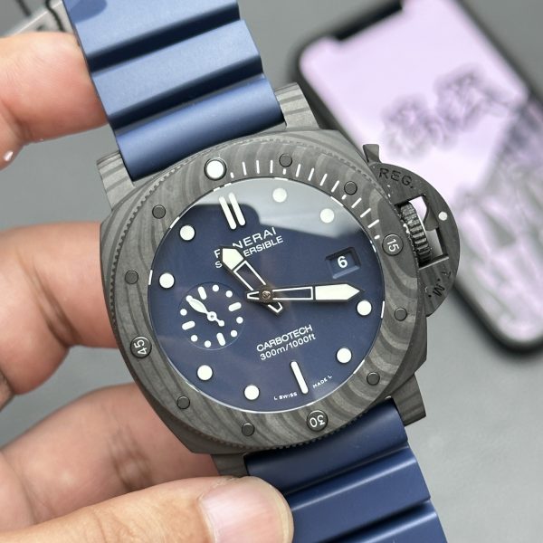 VS Factory Panerai Submersible QuarantaQuattro Carbotech “Blu Abisso” 44mm PAM01232 — detail view 2