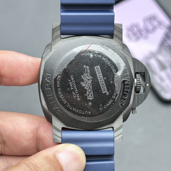 VS Factory Panerai Submersible QuarantaQuattro Carbotech “Blu Abisso” 44mm PAM01232 — detail view 3