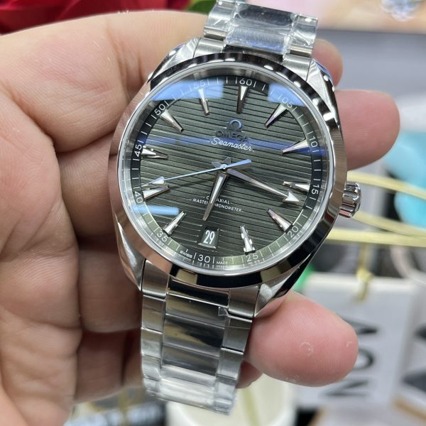 VS Factory Omega Seamaster Aqua Terra 150M 41mm Green Dial (220.10.41.21.10.001) — detail view 3