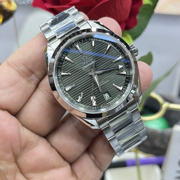 VS Factory Omega Seamaster Aqua Terra 150M 41mm Green Dial (220.10.41.21.10.001) — detail view 2