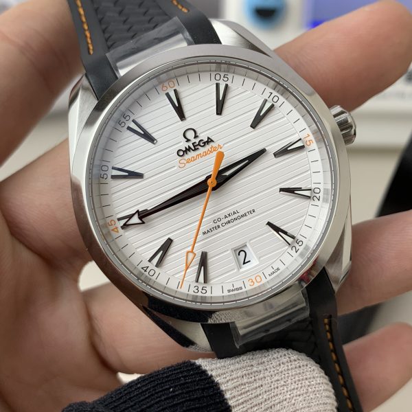 VS Factory Omega Seamaster Aqua Terra 150M 41mm White Dial Orange Rubber Strap (220.12.41.21.02.002) — detail view 3