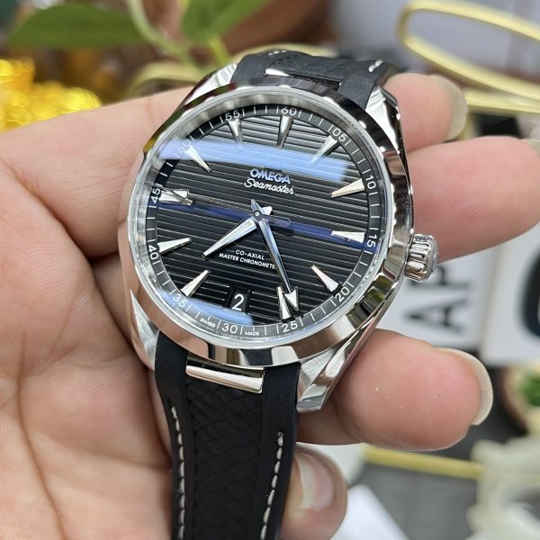 VS Factory Omega Seamaster Aqua Terra 150M 41mm Black Dial Black Rubber Strap (220.12.41.21.01.001) — detail view 5