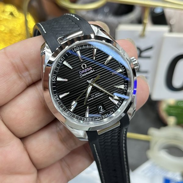 VS Factory Omega Seamaster Aqua Terra 150M 41mm Black Dial Black Rubber Strap (220.12.41.21.01.001) — detail view 6