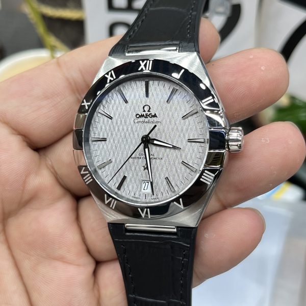 VS Factory Omega Constellation 41mm Steel Black Ceramic Bezel Silver Silk Dial (131.33.41.21.06.001) — detail view 2