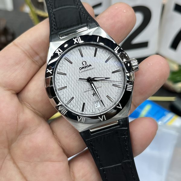 VS Factory Omega Constellation 41mm Steel Black Ceramic Bezel Silver Silk Dial (131.33.41.21.06.001) — detail view 4