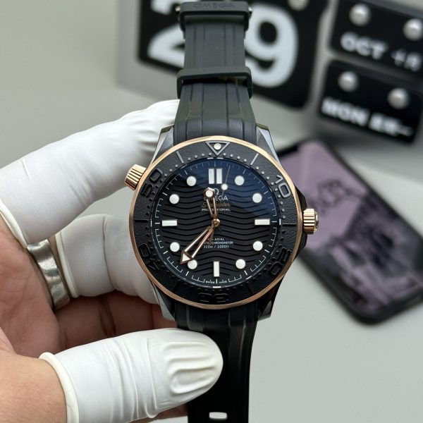 VS Factory Omega Seamaster Diver 300M 43.5mm Black Ceramic & Sedna Gold (210.62.44.20.01.001) — front product view