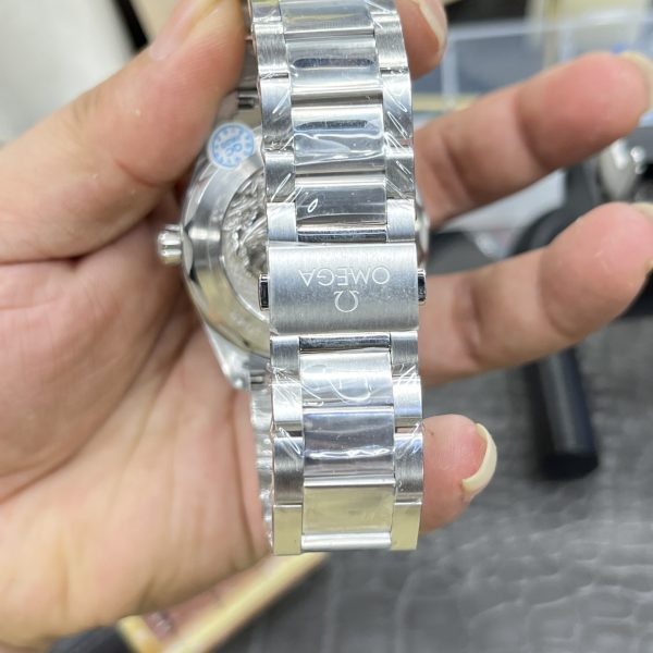 VS Factory Omega Seamaster Aqua Terra 150M 41mm “Summer Blue” 75th Anniversary (220.10.41.21.03.005) — detail view 6