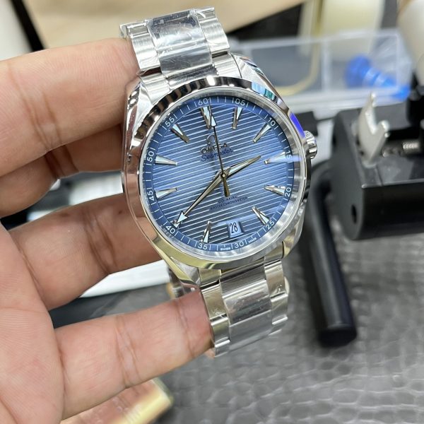 VS Factory Omega Seamaster Aqua Terra 150M 41mm “Summer Blue” 75th Anniversary (220.10.41.21.03.005) — detail view 5