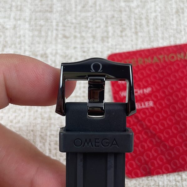 VS Factory Omega Seamaster Diver 300M 43.5mm “Black Black” Full Ceramic (210.92.43.20.01.003) — detail view 6