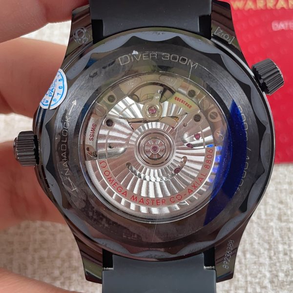 VS Factory Omega Seamaster Diver 300M 43.5mm “Black Black” Full Ceramic (210.92.43.20.01.003) — detail view 5