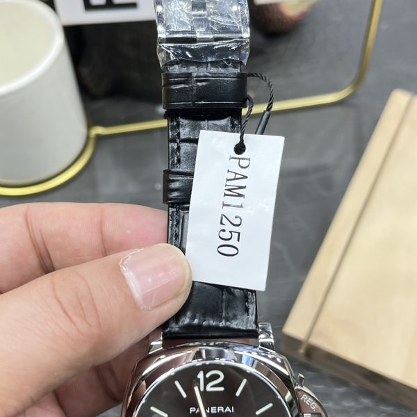 VS Factory Panerai Luminor Due 42mm Grey Dial Black Leather Strap Smooth Bezel (PAM01250) — detail view 6