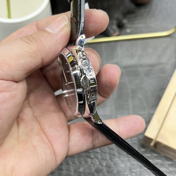 VS Factory Panerai Luminor Due 42mm Grey Dial Black Leather Strap Smooth Bezel (PAM01250) — detail view 7