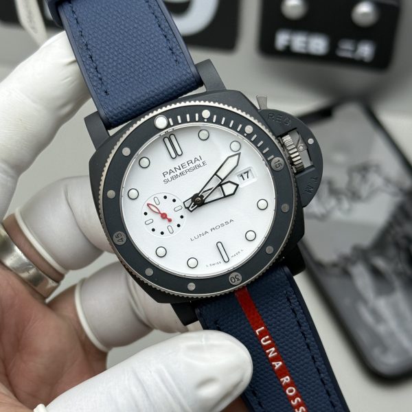 VS Factory Panerai Submersible QuarantaQuattro Luna Rossa Ti-Ceramitech 44mm PAM01543 — detail view 3
