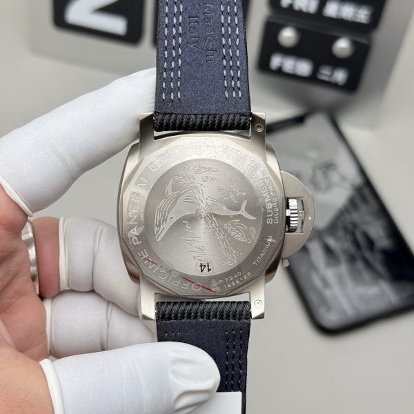 VS Factory Panerai Submersible 42mm Black Dial PAM00973 — detail view 7